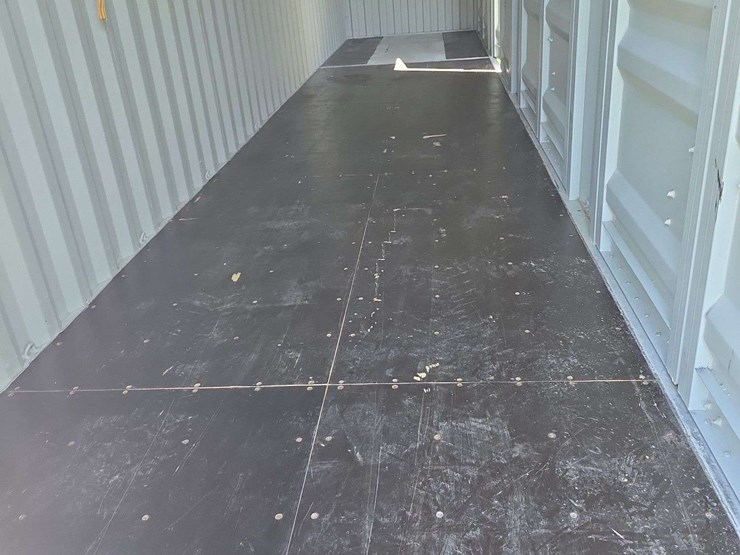 like-new-40ft-shipping-container,-used-very-little,-with-4-side-doors-image-7