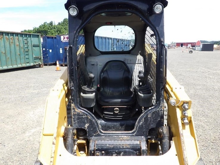 2017-caterpillar-239d-image-28