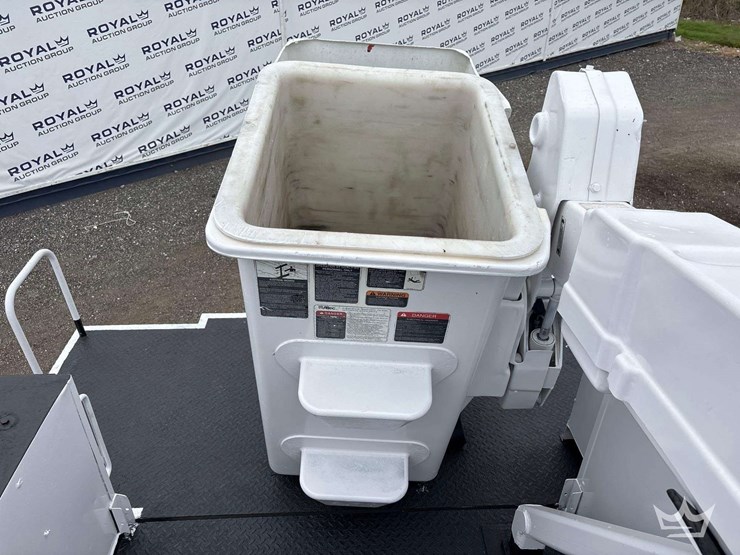2011-altec-at37g-image-22
