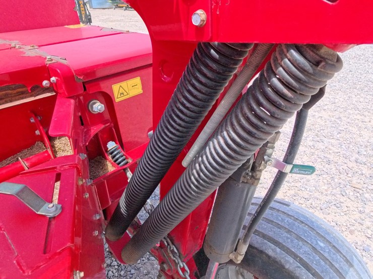 massey-ferguson-1383-image-43
