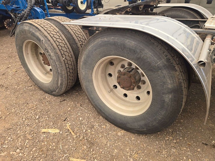 1991-freightliner-semi,-wet-kit,-9-speed,-air-brakes,-twin-fuel-tanks,-aluminum-ris,-ss-fenders,-11r24.5,-detroit-diesel-60-series,-air-slide-5th-wheel,-vin--1fuvdseb5lh392980-image-12