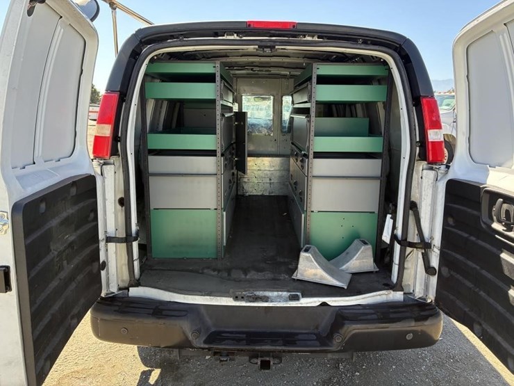 2014-chevrolet-express-3500-image-12