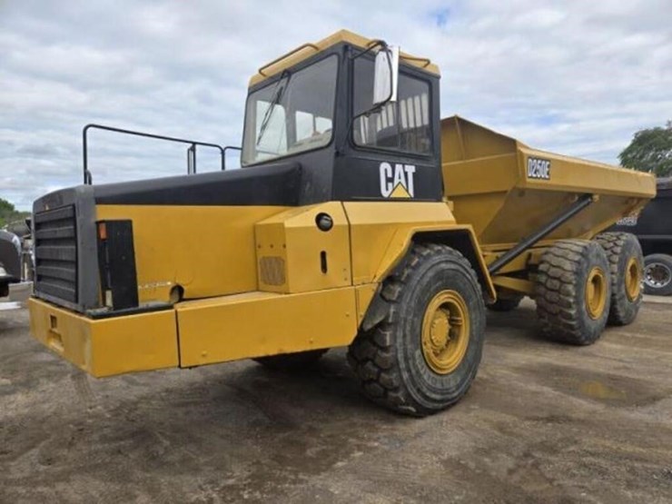 1996-caterpillar-d250e-image-1