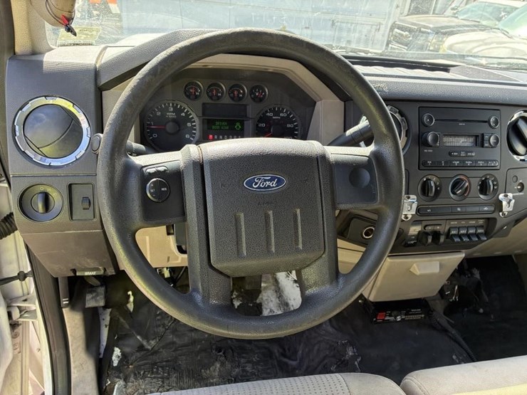 2008-ford-f550-xlt-image-23