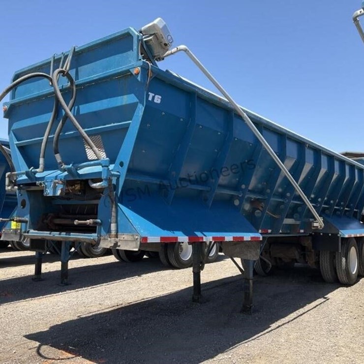 2012 Versa V-Bottom Spreader Trailer