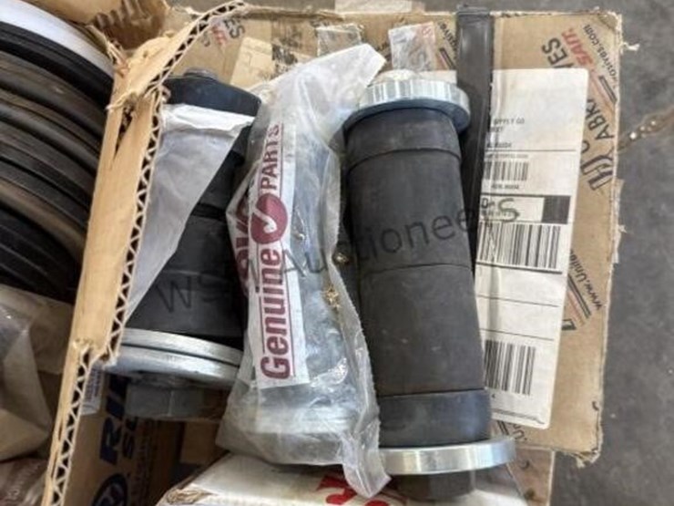 versa-spreader-trailer-suspension-and-bushing-image-8