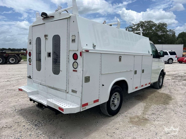 2006-chevrolet-express-knapheide-kuv-enclosed-service-van-image-3