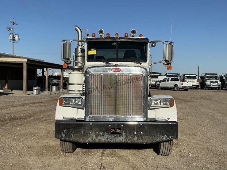 2005-peterbilt-379-image-2