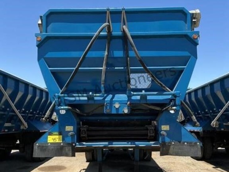 2014-versa-v-bottom-spreader-trailer-image-2