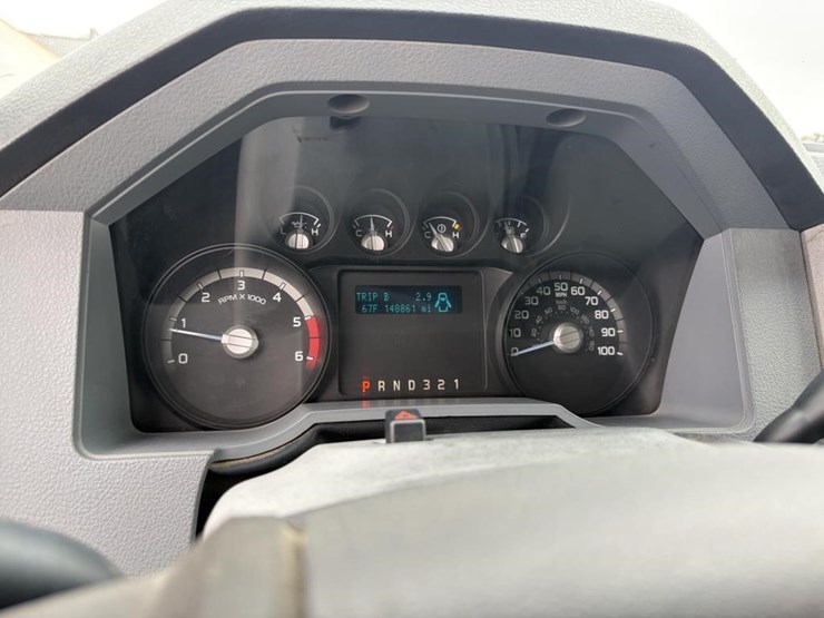 2011-ford-f550-xlt-image-18