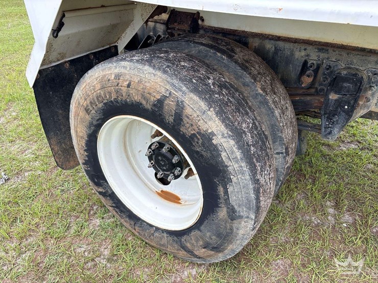 2017-peterbilt-337-image-51