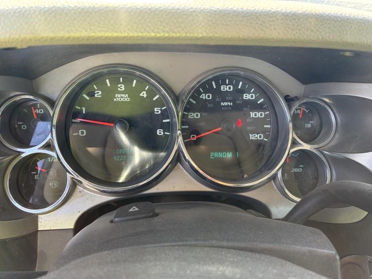 2012-gmc-sierra-3500-image-21