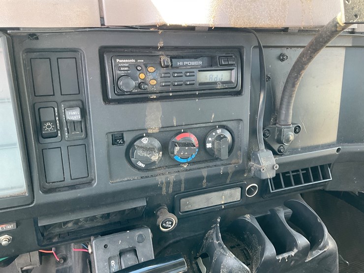 2000-international-4700-image-16