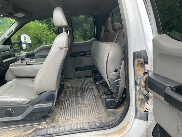 2019-ford-f550-image-14