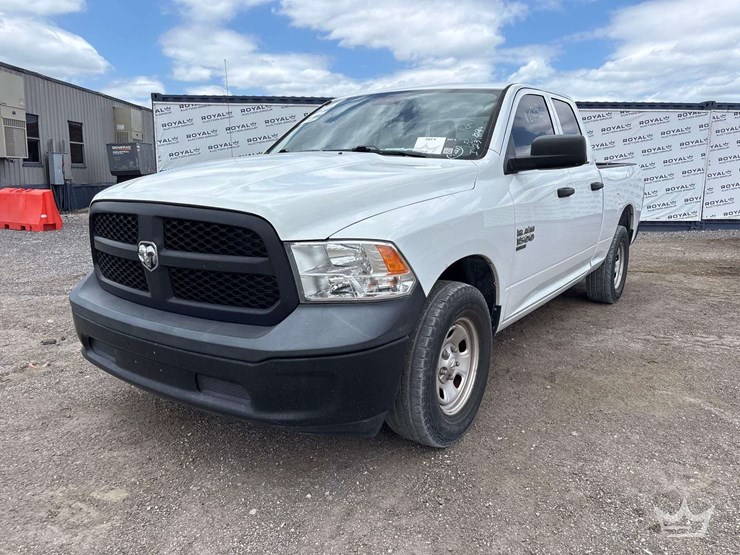 2020-ram-1500-classic-image-1