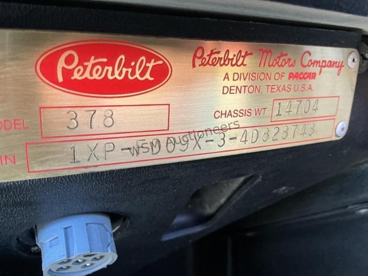 2004-peterbilt-378-image-15