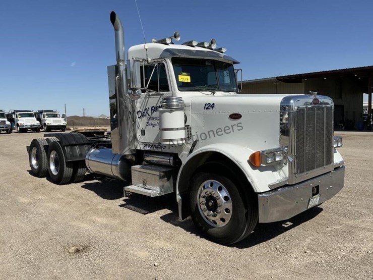 2001-peterbilt-379-image-3