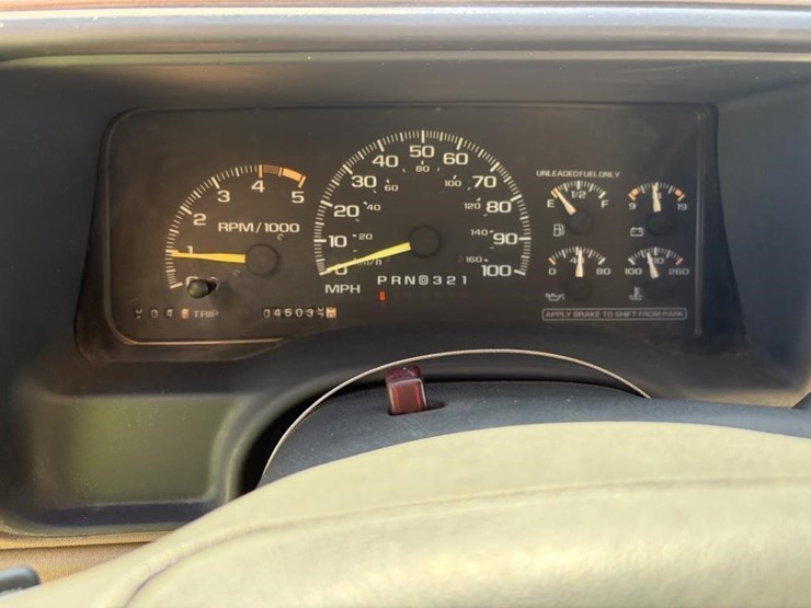 1995-chevrolet-cheyenne-3500-image-18