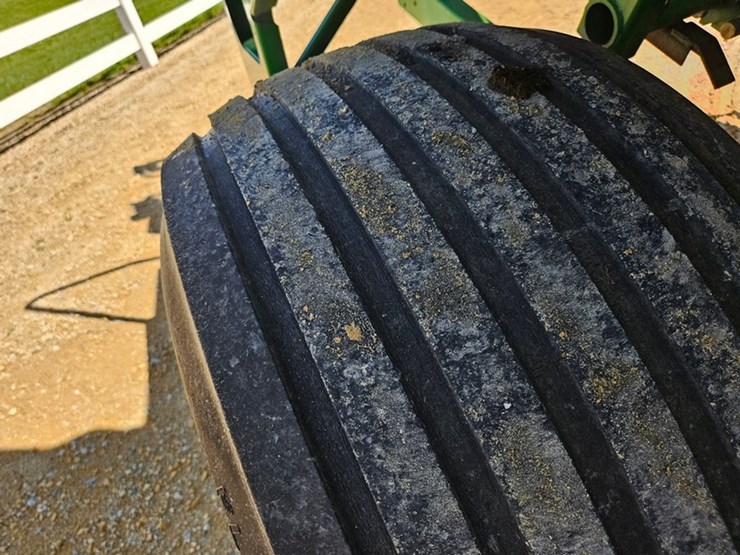 john-deere-100-image-37