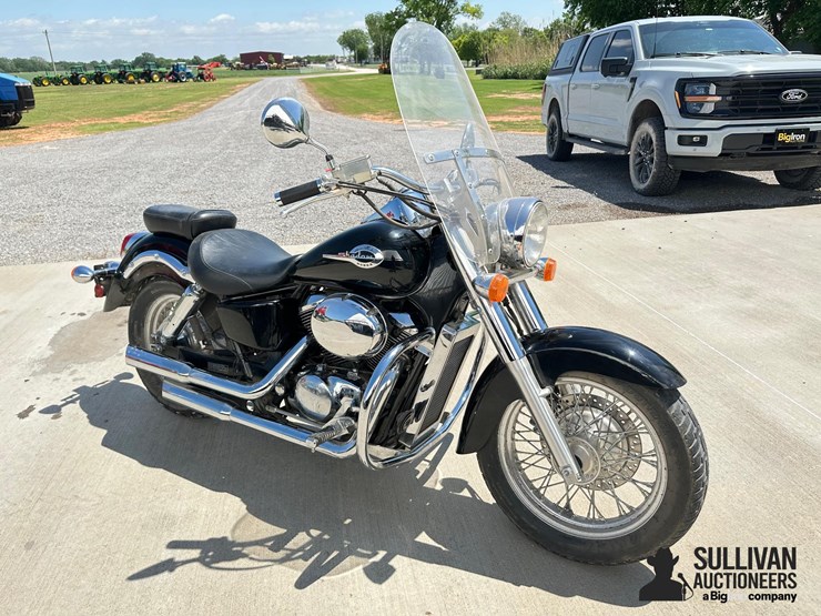 2002-honda-shadow-american-classic-edition-motorcycle-image-3