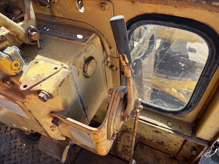 caterpillar-14e-image-49