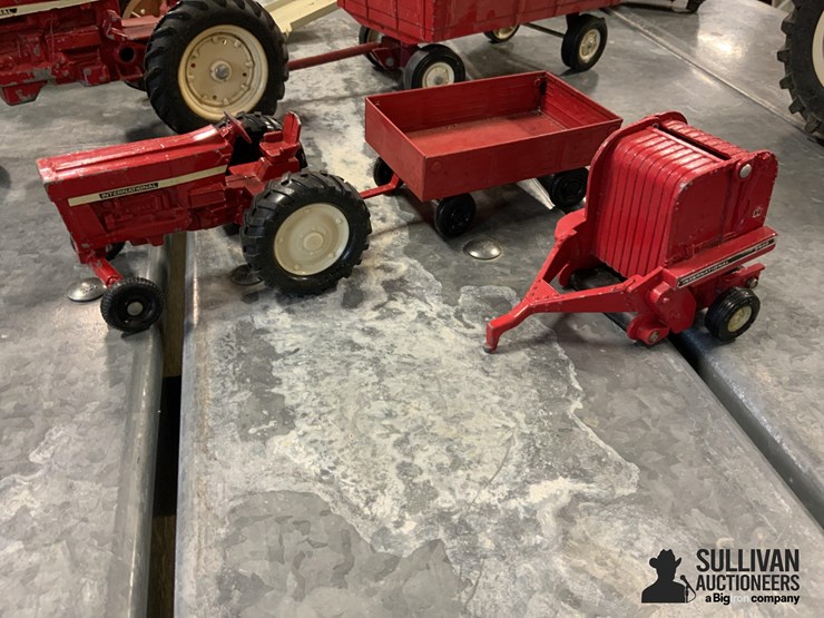 international-toy-tractors-and-parts-image-2