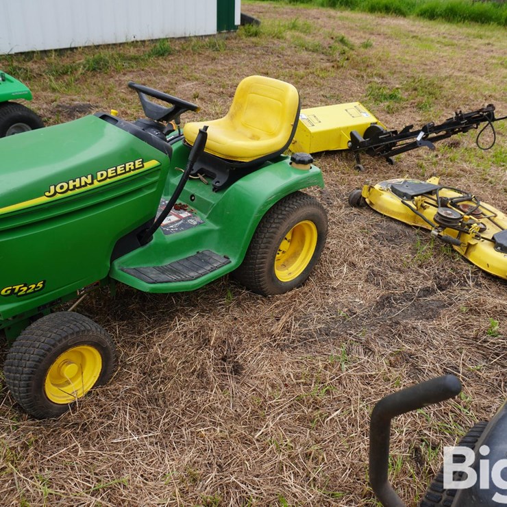 JOHN DEERE GT225