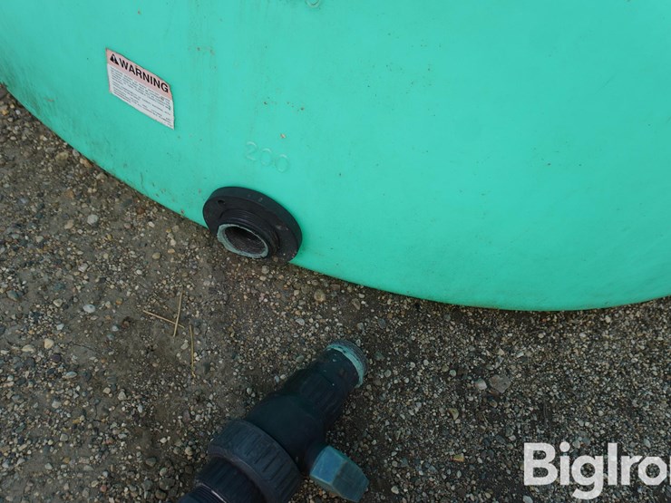 1550-gal-poly-tank-w/2"-shutoff-image-10