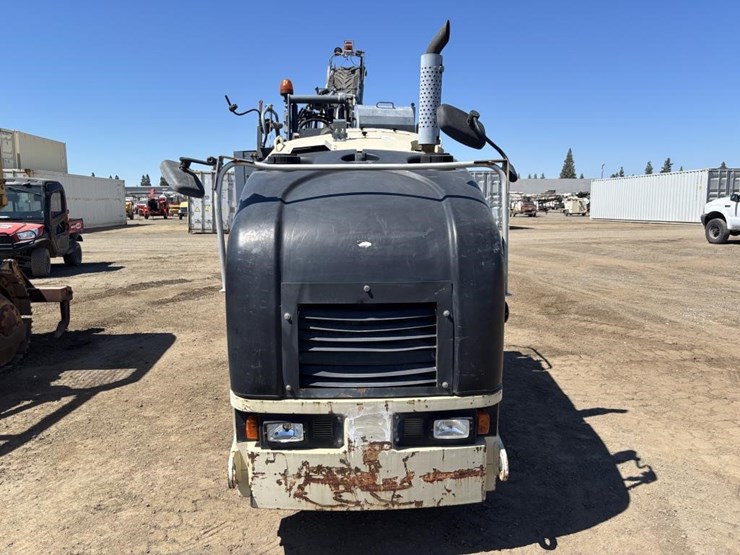2007-volvo-mw500-image-8