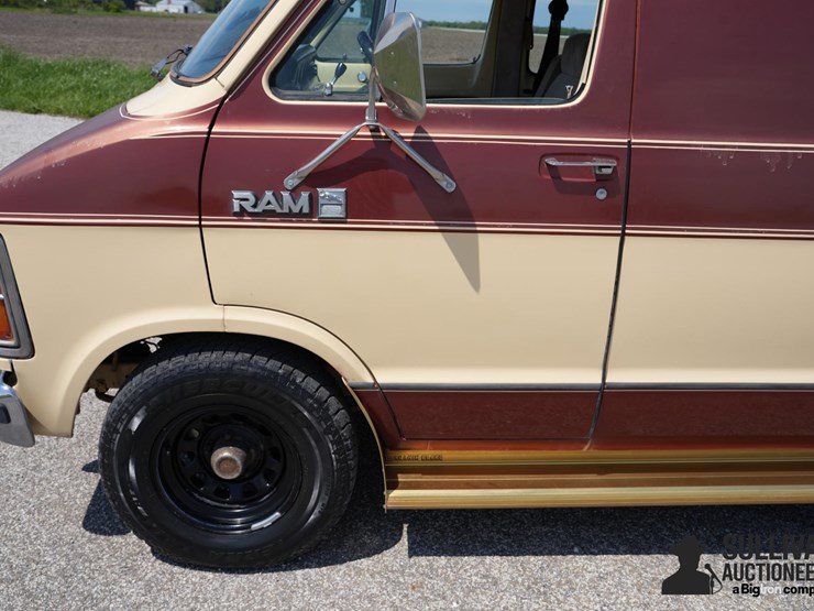 1985-dodge-ram-250-image-14