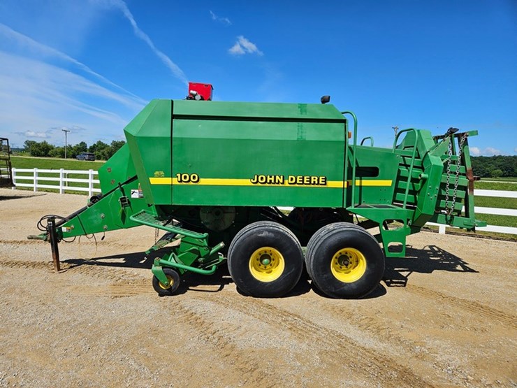 john-deere-100-image-2