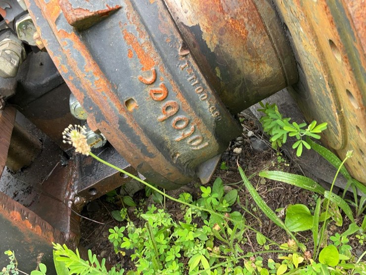 #144-•-rotobec-grapple-head-with-saw-image-10