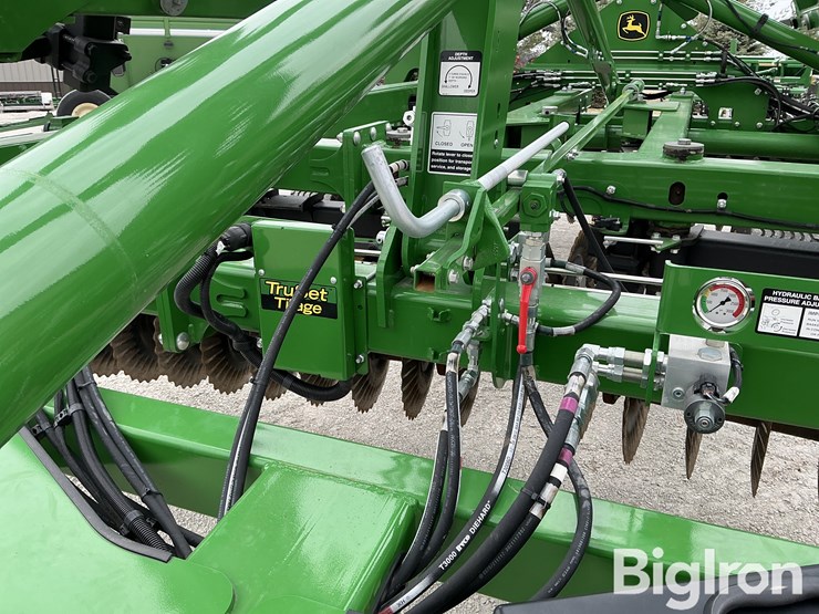 2022-john-deere-2660vt-image-19