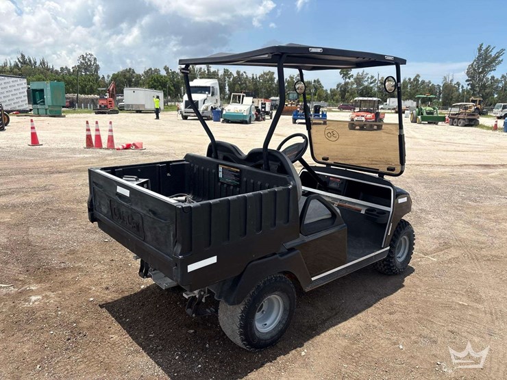 2014-club-car-xf-electric-utility-cart-image-4