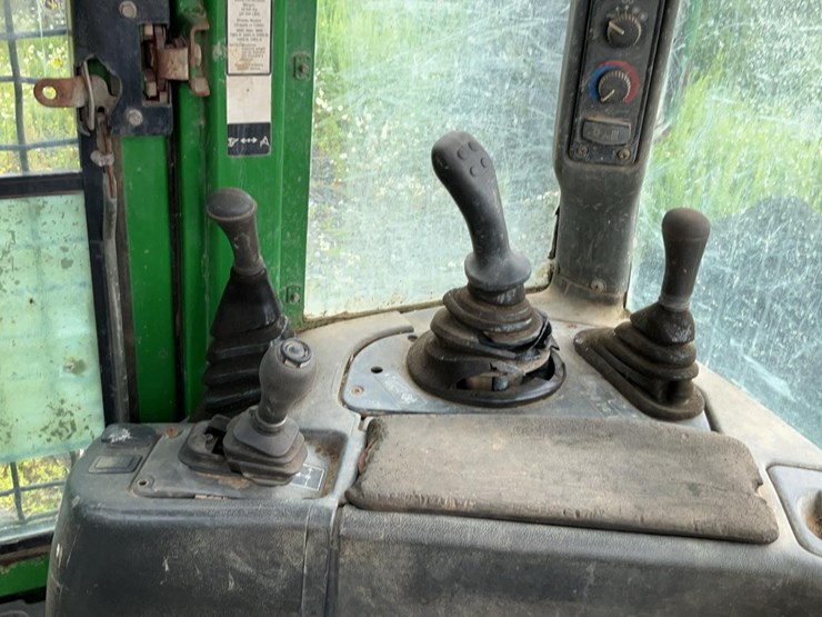 2008-deere-748g-iii-image-26