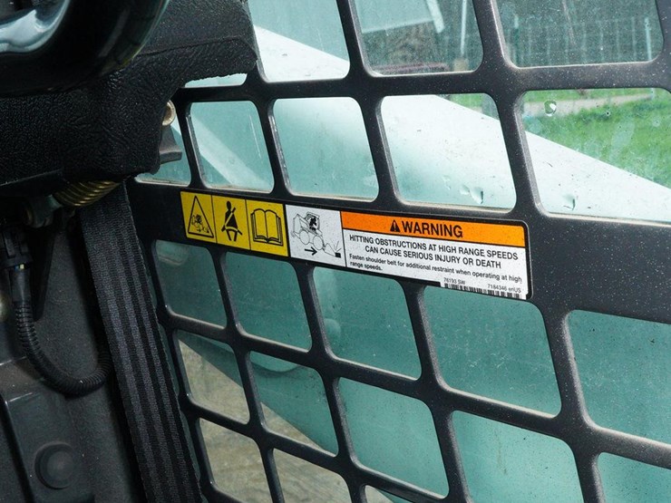 2015-bobcat-s650-image-28
