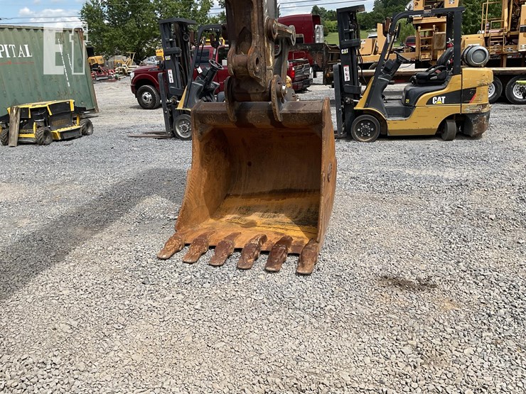 2016-volvo-ec220el-image-11