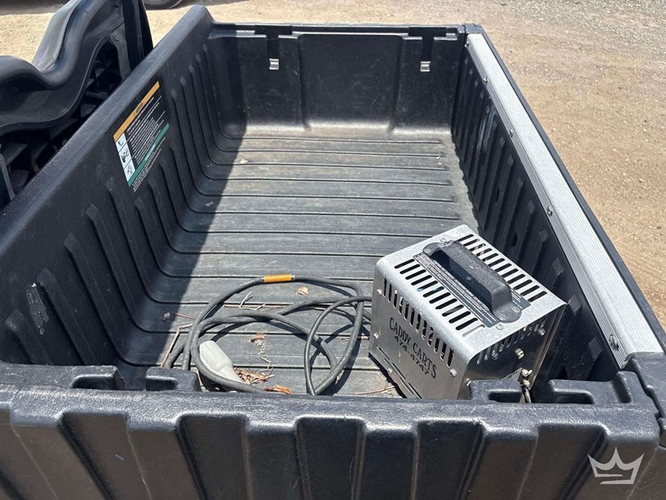 2014-club-car-xf-electric-utility-cart-image-6