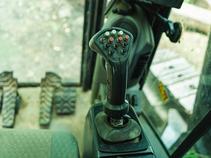2010-caterpillar-521-image-32
