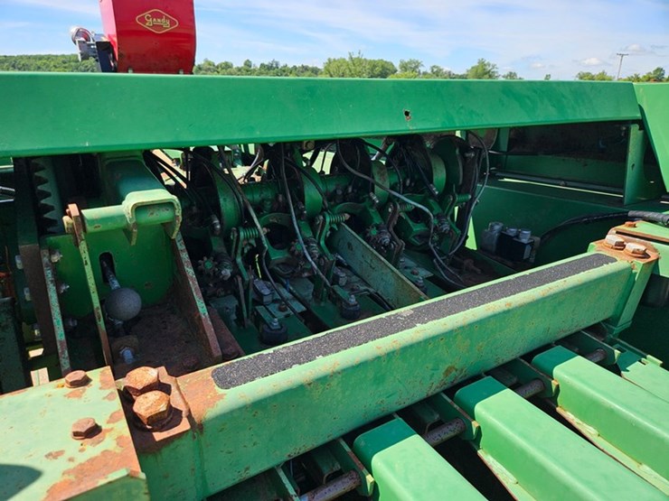 john-deere-100-image-19