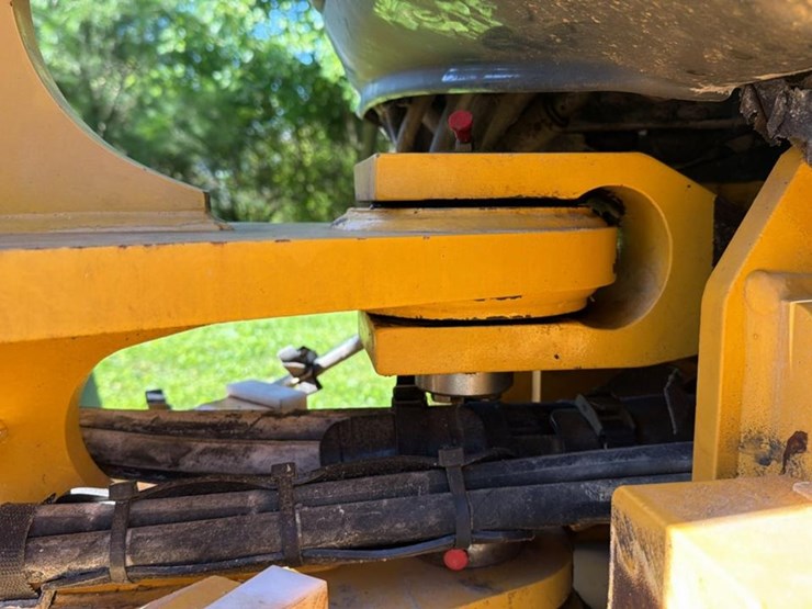 2016-john-deere-64-image-19