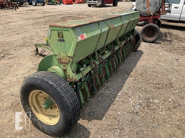 john-deere-b-image-4