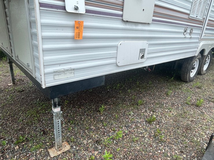 #4931-•-2001-jayco-qwest-27'-fifth-wheel-camper-(has-wi-title)-image-11