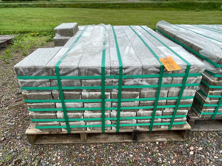 #4960-•-(2)-pallets-of-commercial-grade-patio-pavers-image-2