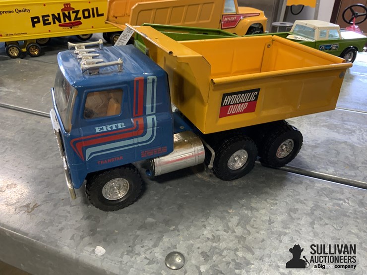ertl-transtar-dump-truck-image-1