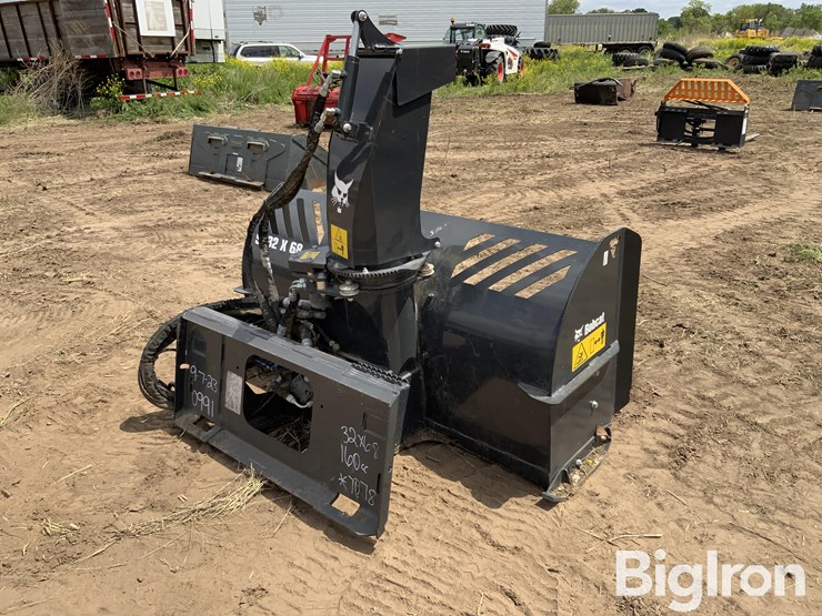 2023-bobcat-sb32-x-68-hydraulic-snow-blower-skid-steer-attachment-image-5