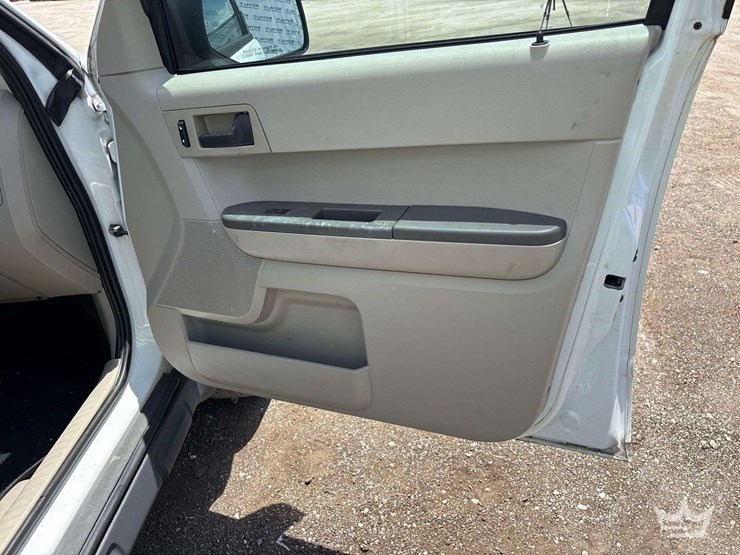 2009-ford-escape-image-17