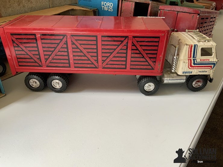 ertl-truck-w/trailers-image-7