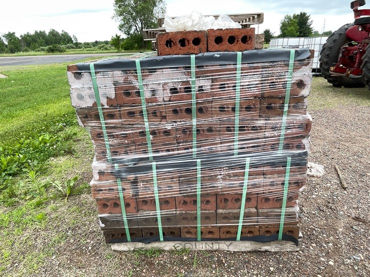 #4956-•-pallet-of-bricks-image-4