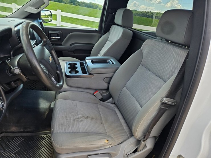 2018-chevrolet-2500-image-28